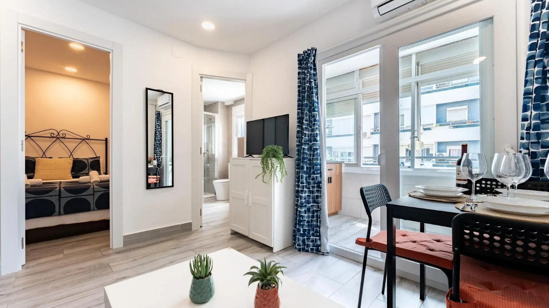 Malagasuite Getaway Torremolinos location